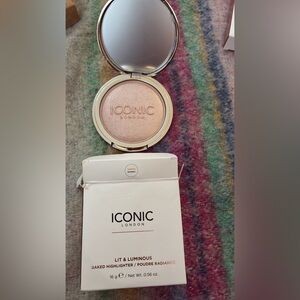ICONIC LONDON Lit & Luminous Baked Highlighter